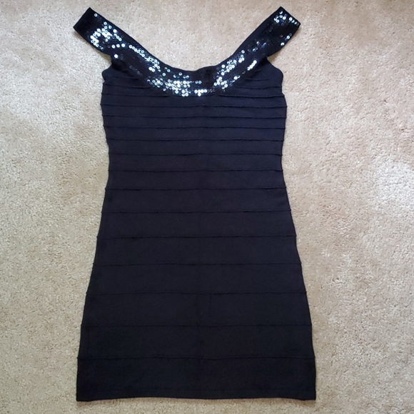 Bundle of 2 mini dresses - Picture 7 of 11